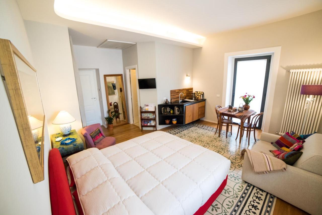 Apartament Le Rondini Della Pietrasanta Neapol Zewnętrze zdjęcie